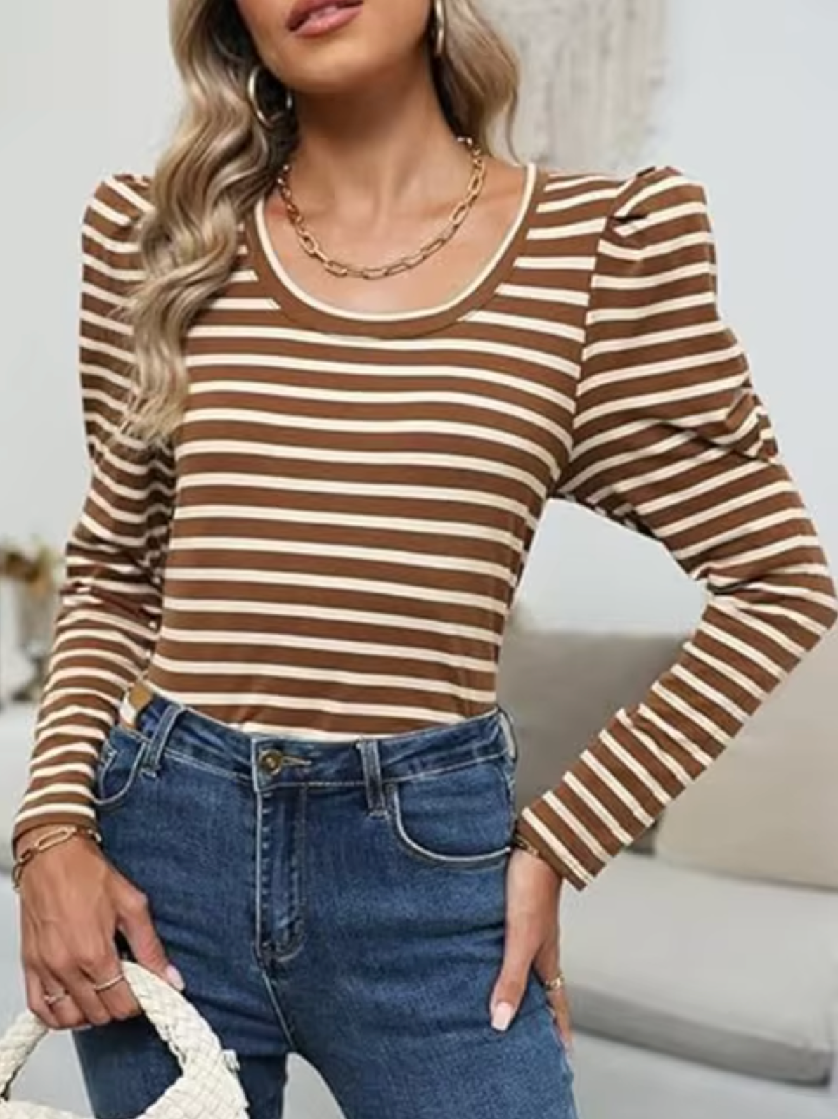 Pull au design réfléchi