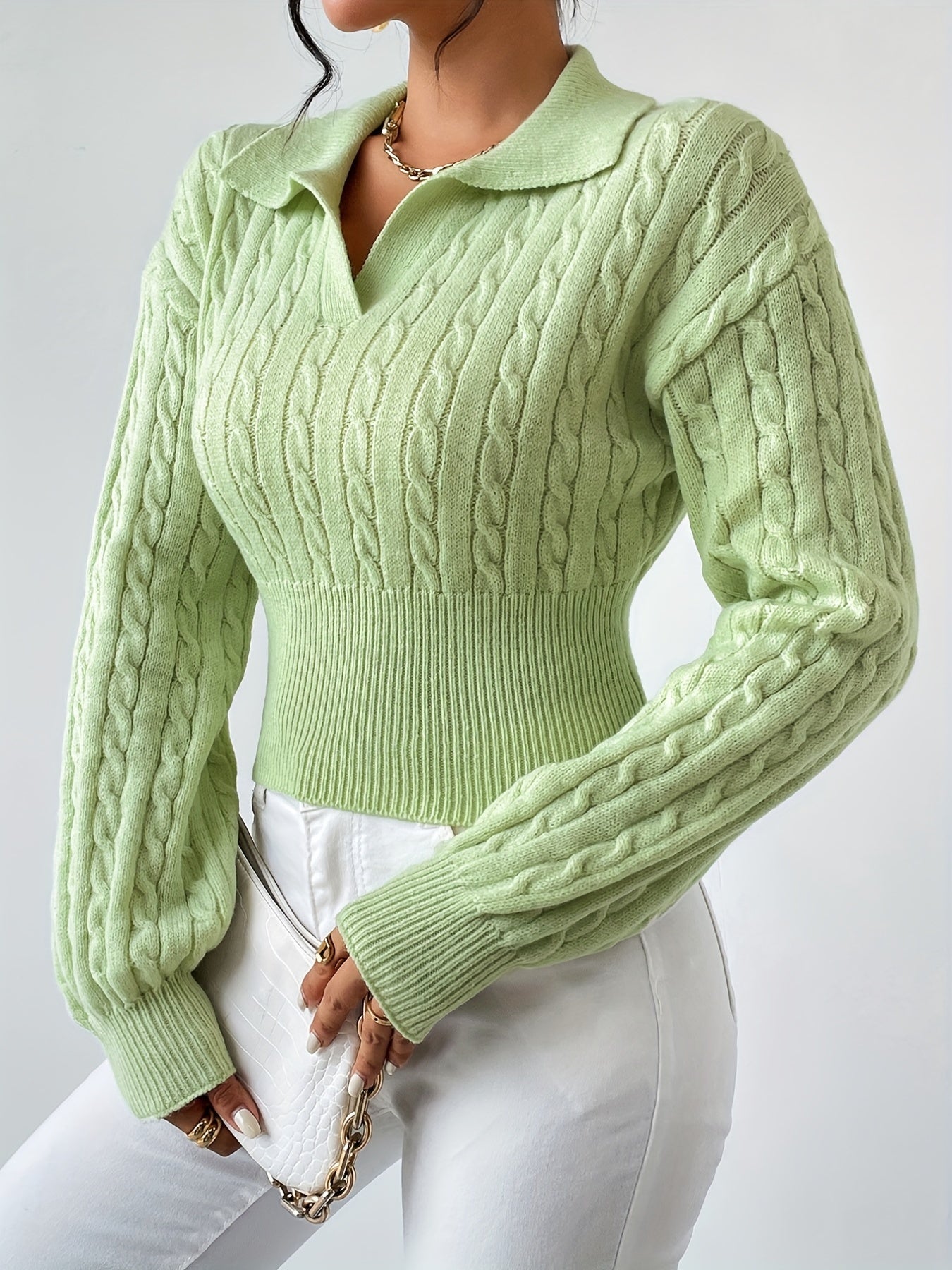 Pull au design réfléchi