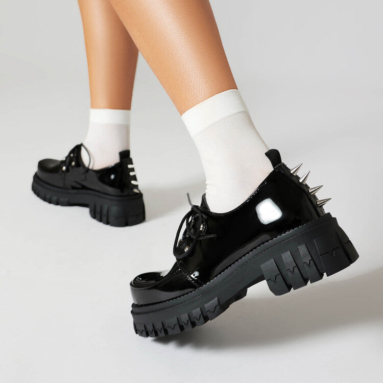 Chaussures Orthopédiques d'Inspiration Vintage