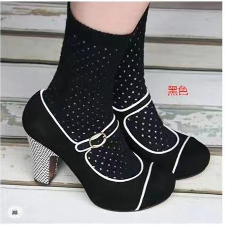 Chaussures Orthopédiques Chics au Design Unique
