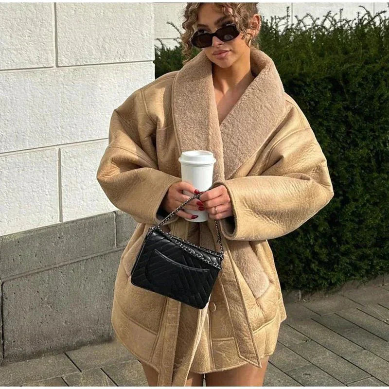 Veste au design réfléchi