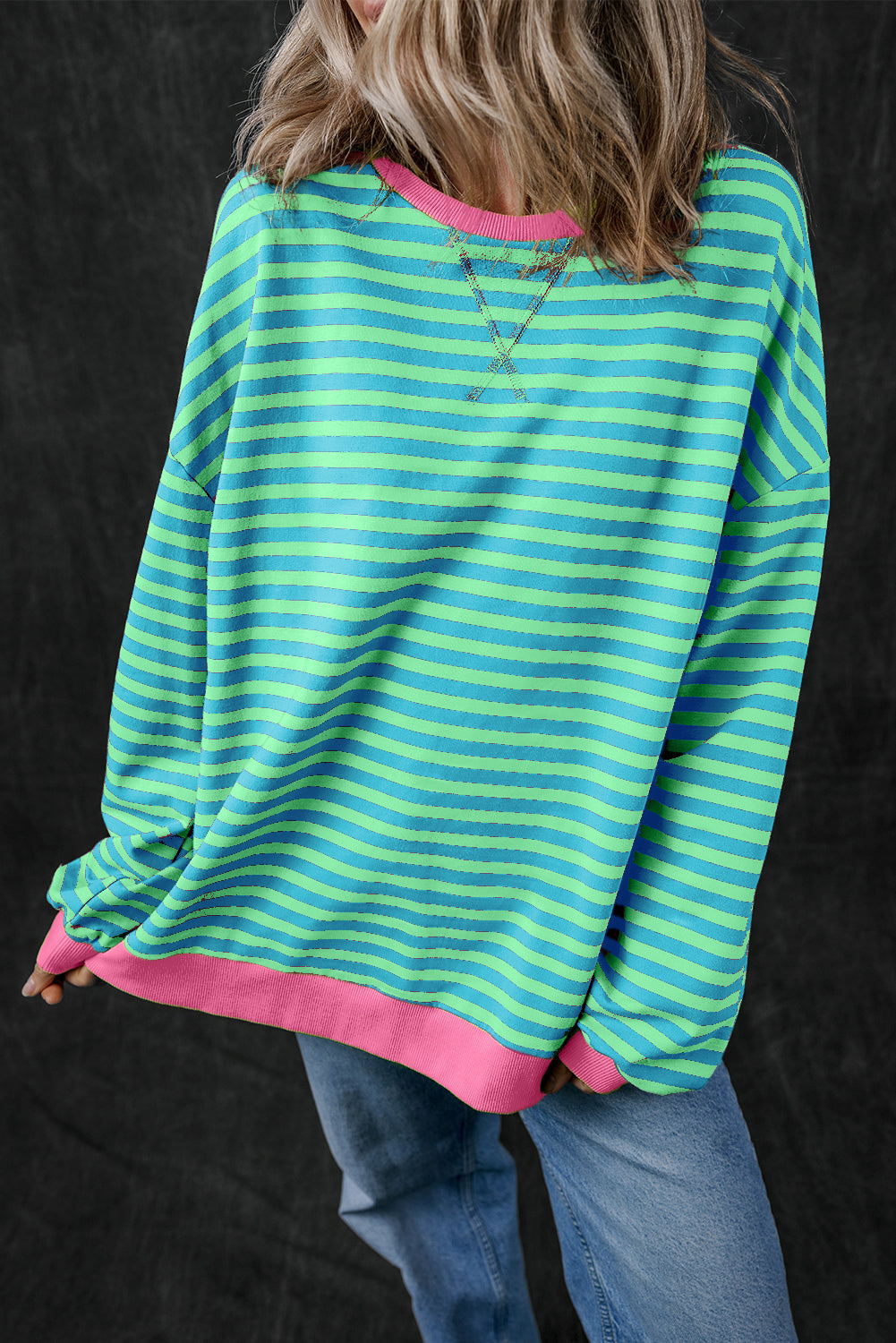 Pull au design réfléchi