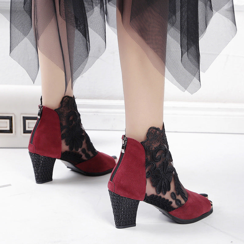 Chaussures Orthopédiques d'Inspiration Vintage
