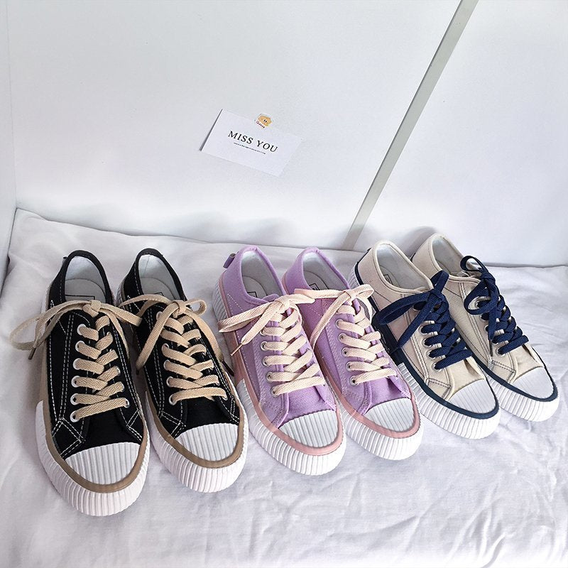 Chaussures Orthopédiques d'Inspiration Vintage