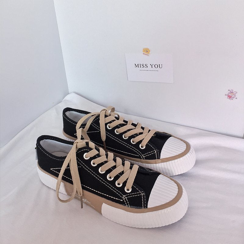 Chaussures Orthopédiques d'Inspiration Vintage