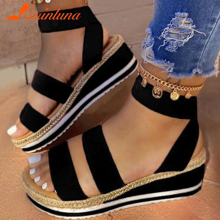 Sandales Orthopédiques Gracieuses au Look Moderne