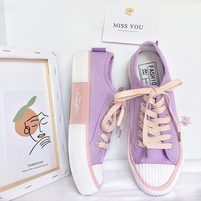 Chaussures Orthopédiques d'Inspiration Vintage
