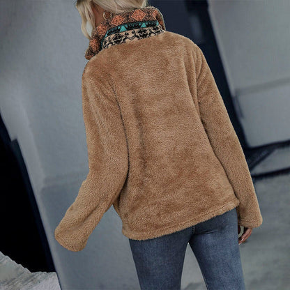 Pull au design réfléchi