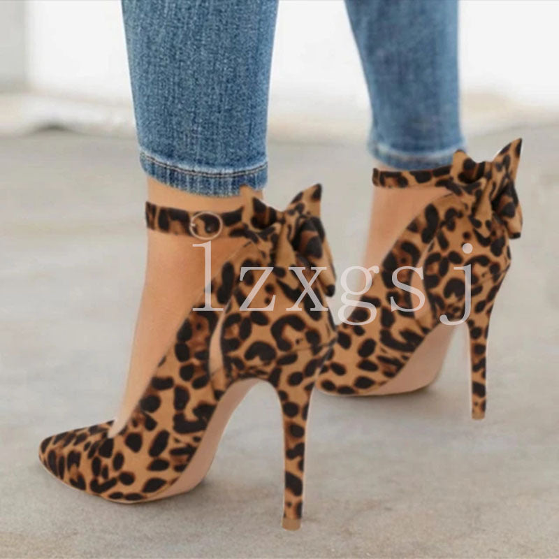 Chaussures Orthopédiques d'Inspiration Vintage