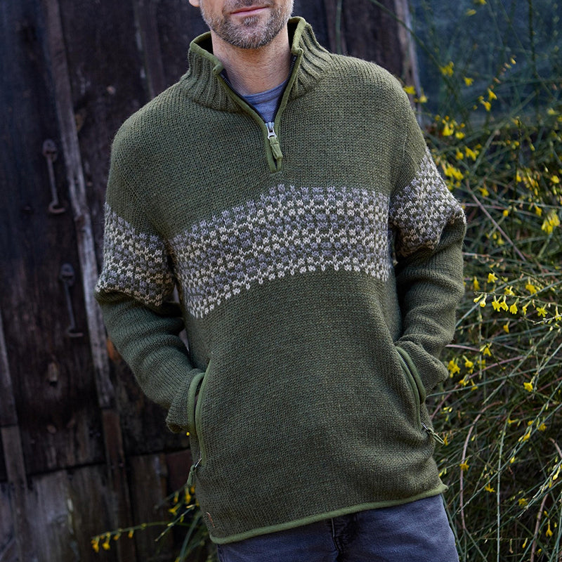 Pull au design réfléchi