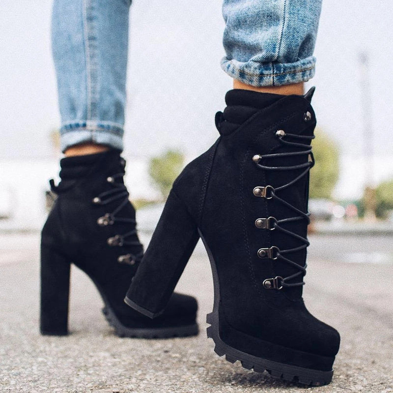 Bottes orthopédiques d'inspiration vintage