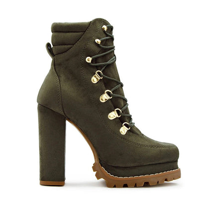 Bottes orthopédiques d'inspiration vintage