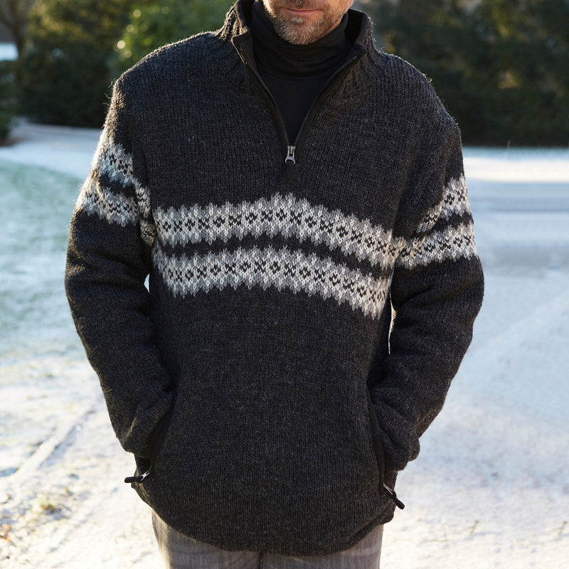 Pull au design réfléchi
