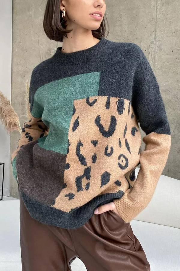 Pull au design réfléchi