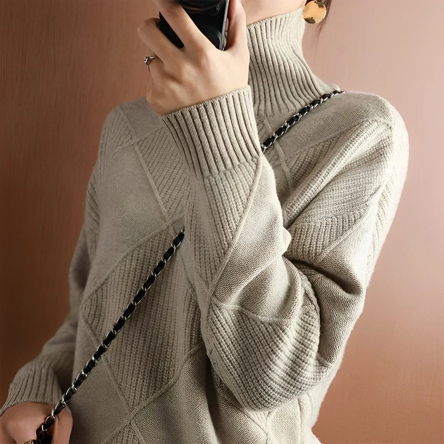 Pull au design réfléchi