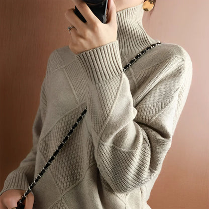Pull au design réfléchi