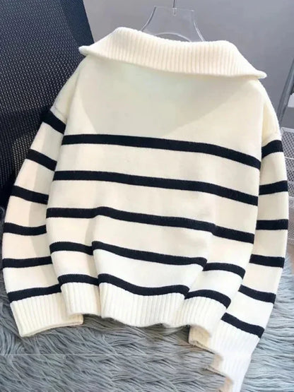Pull au design réfléchi