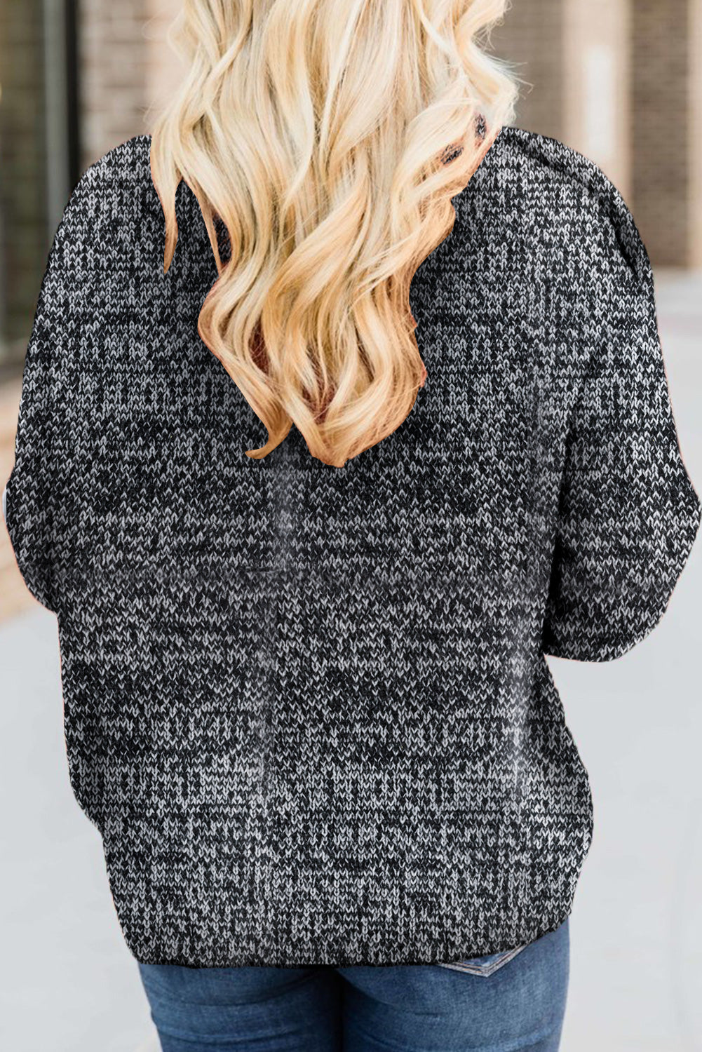 Pull au design réfléchi