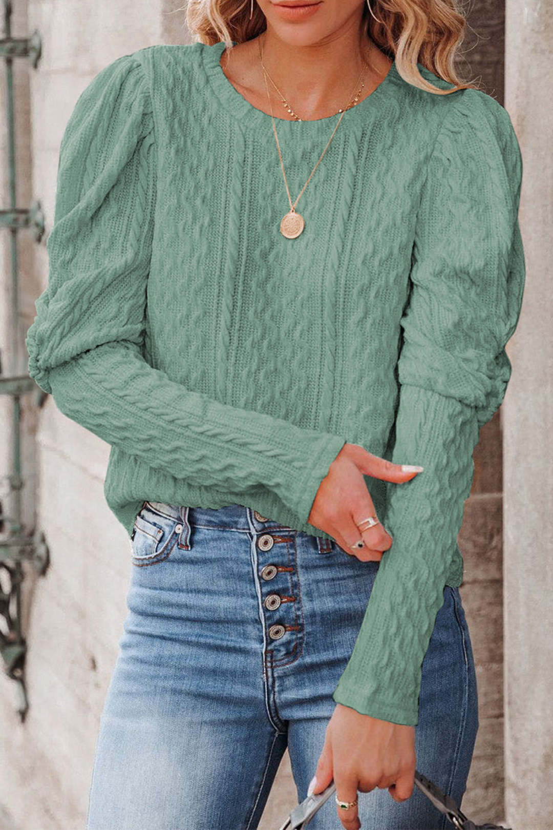 Pull au design réfléchi