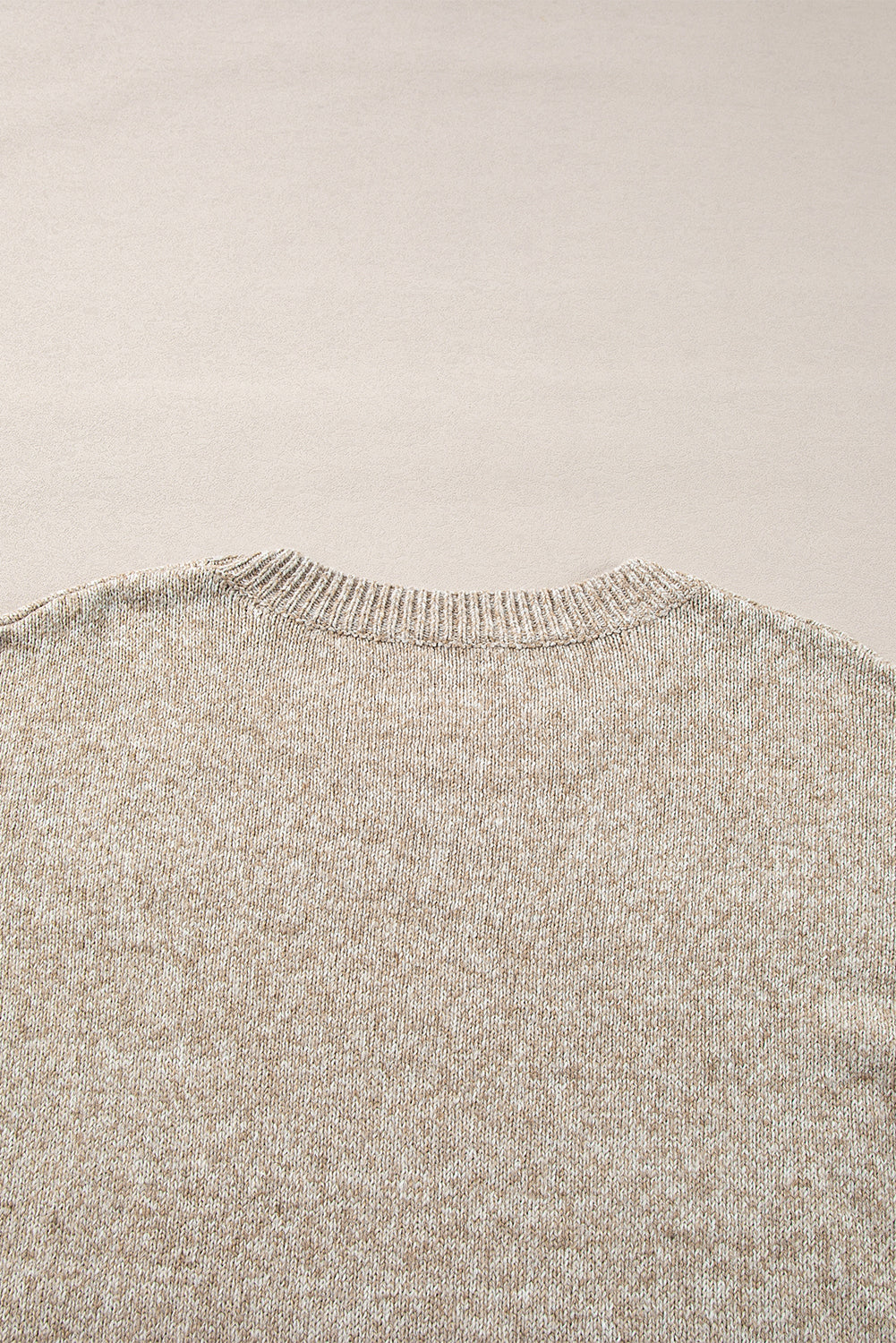 Pull au design réfléchi