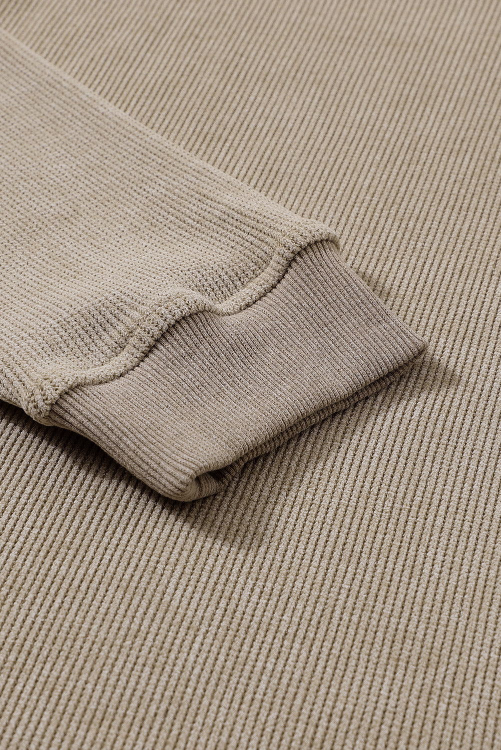 Pull au design réfléchi