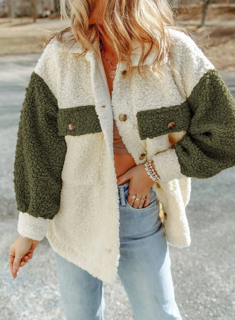 Manteau au design réfléchi