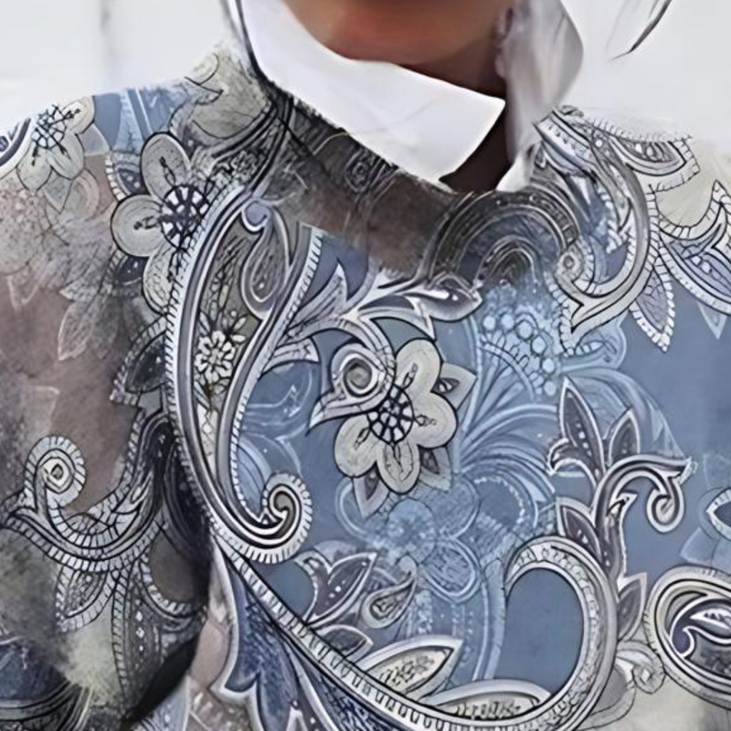 Pull au design réfléchi