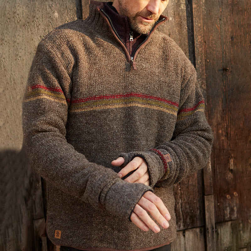 Pull au design réfléchi