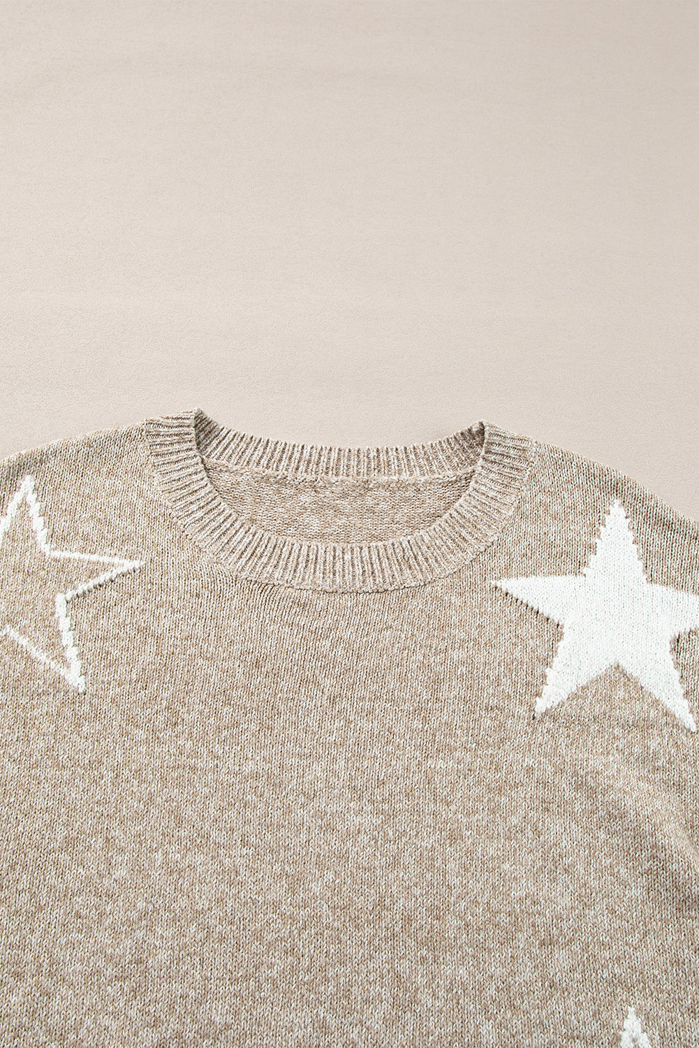 Pull au design réfléchi