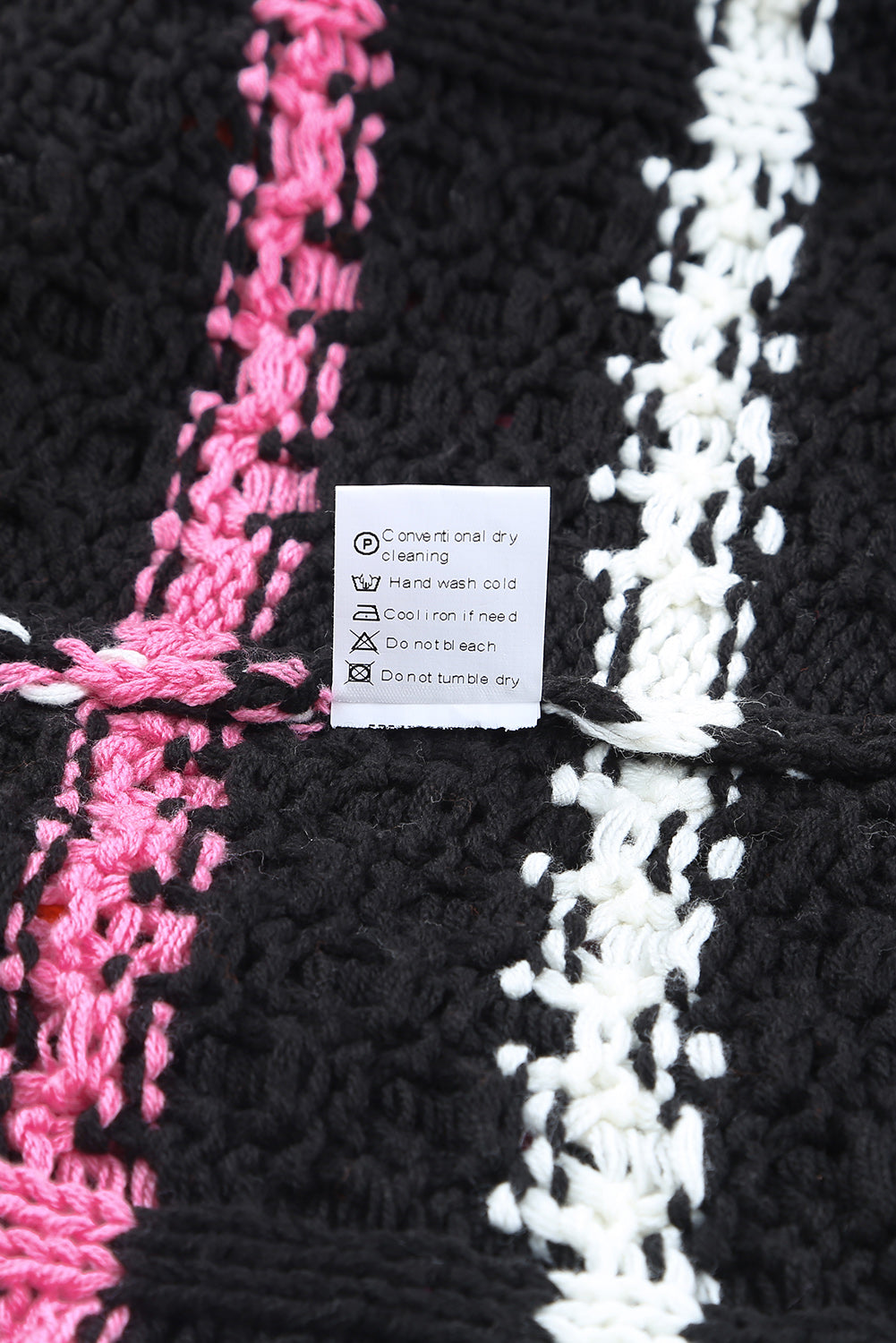 Pull au design réfléchi