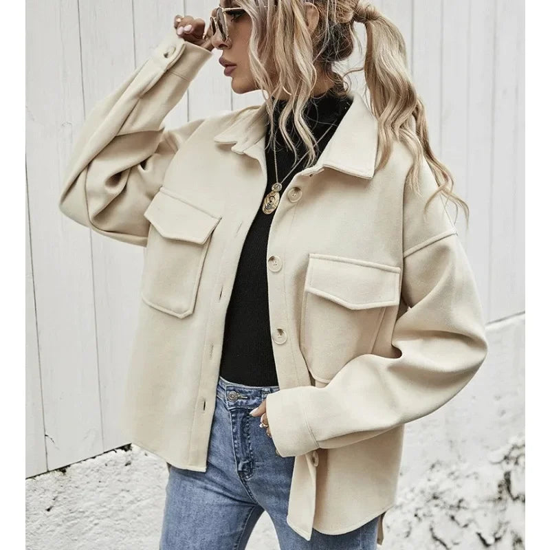 Manteau au design réfléchi