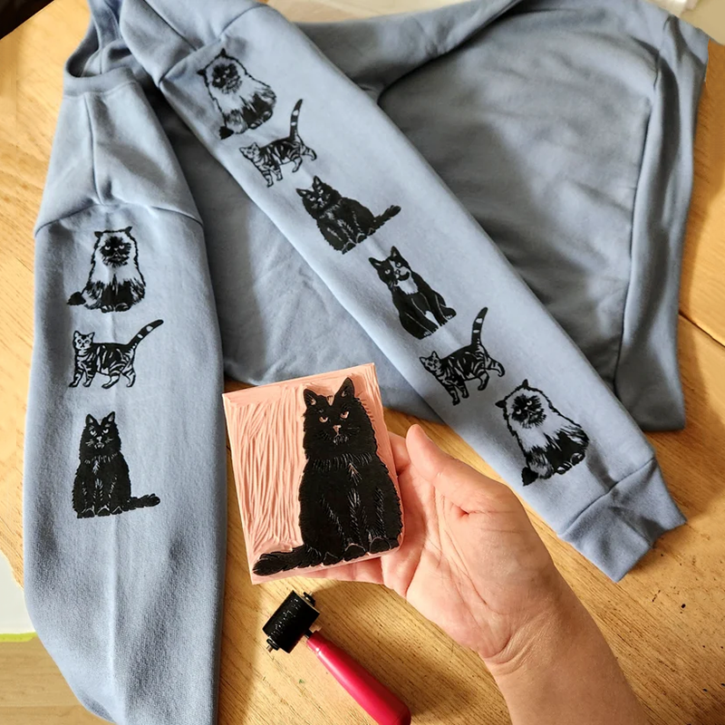 Cute Cat Sleeve Art Print Crew Neck Casual Sweatshirt elevenforest