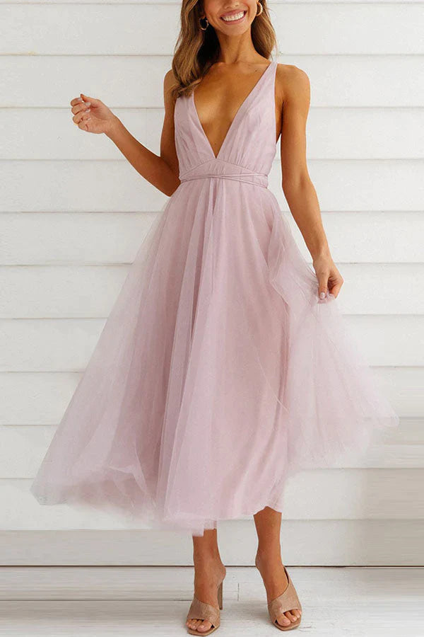 SL | Robe midi romantique en tulle avec décolleté en V