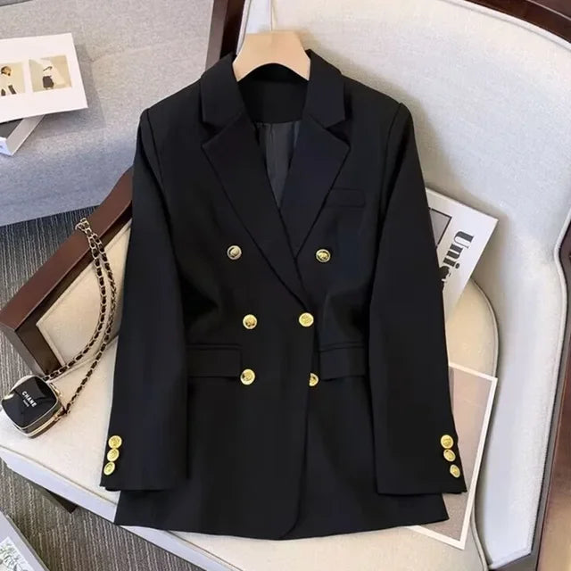 EP | Veste blanche avec boutons dorés