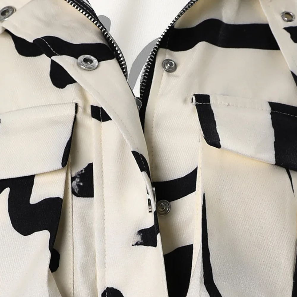 Veste au design réfléchi