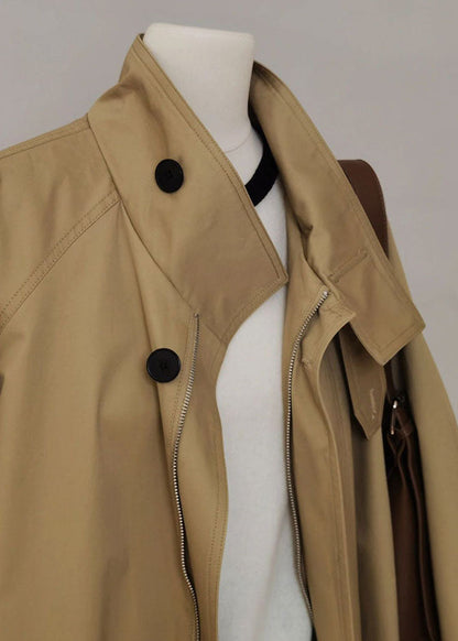 Trench-coat français kaki à col Claudine, fermeture éclair et patchwork, manches longues