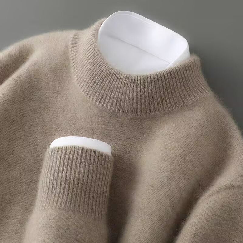 Pull en cachemire à col montant et détails côtelés classiques, coloris crème