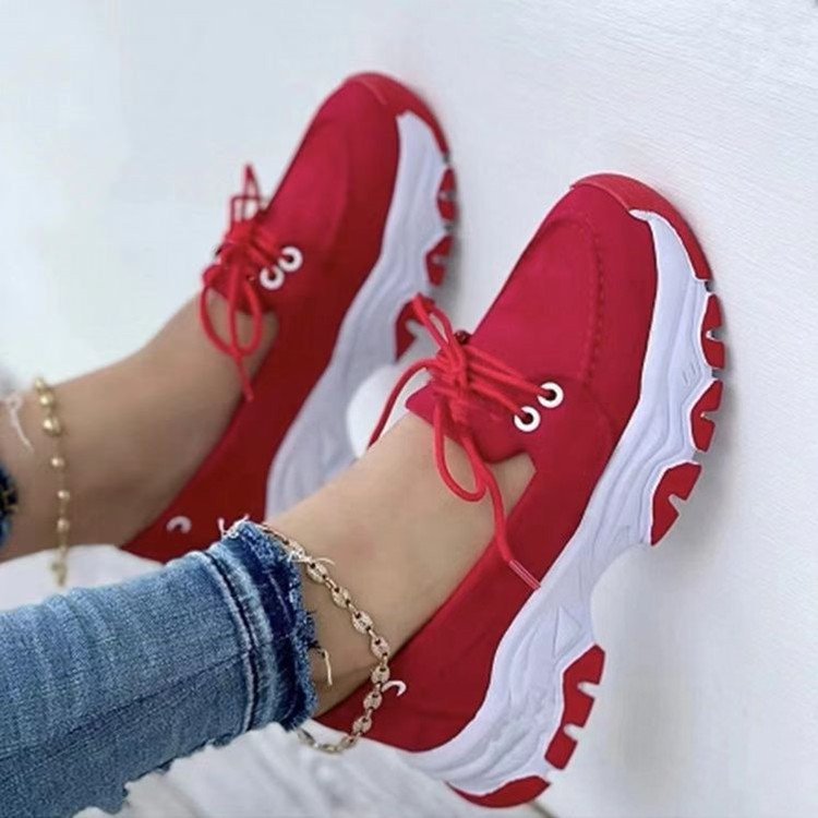 Chaussures Orthopédiques d'Inspiration Vintage