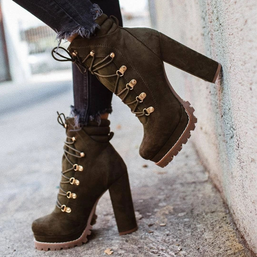 Bottes orthopédiques d'inspiration vintage