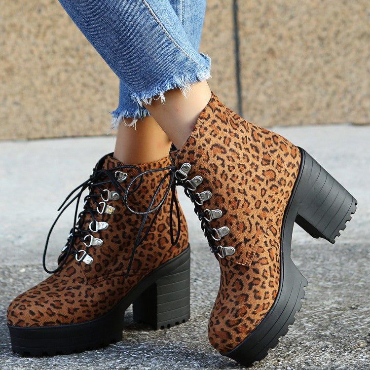 Bottes Orthopédiques Gracieuses au Look Moderne