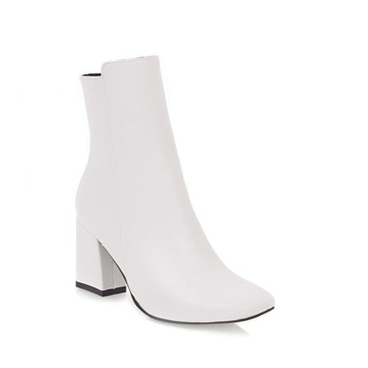 Bottes orthopédiques classiques au style intemporel