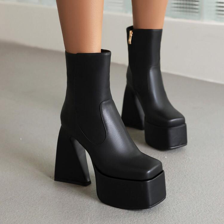 Bottes Orthopédiques Classiques au Style Intemporel