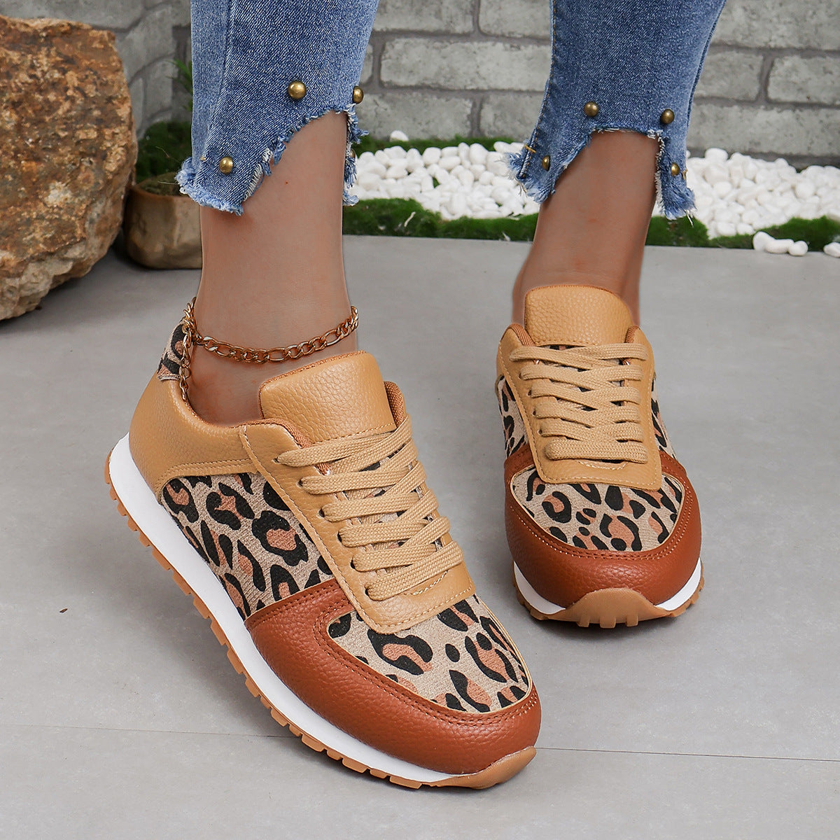 Chaussures Orthopédiques Gracieuses au Look Moderne