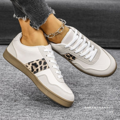 Chaussures Orthopédiques d'Inspiration Vintage