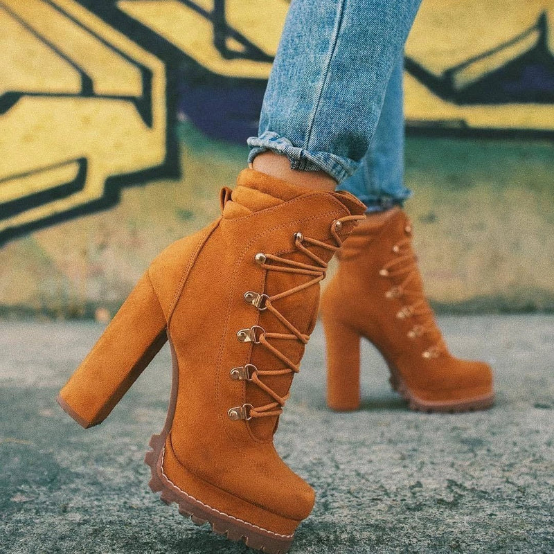 Bottes orthopédiques d'inspiration vintage