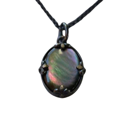 Collier classique au charme intemporel