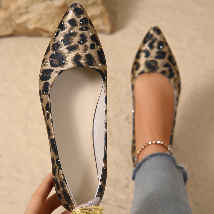Chaussures Orthopédiques Gracieuses au Look Moderne