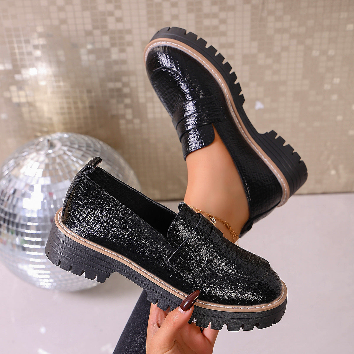 Chaussures Orthopédiques Gracieuses au Look Moderne