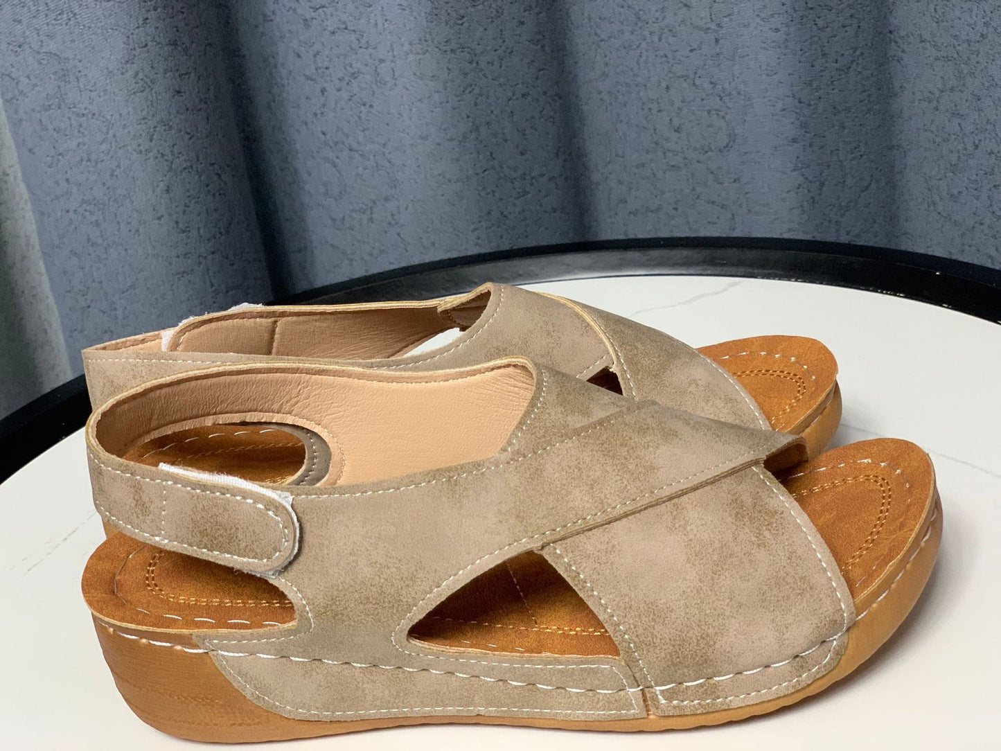 Sandales Orthopédiques Gracieuses au Look Moderne