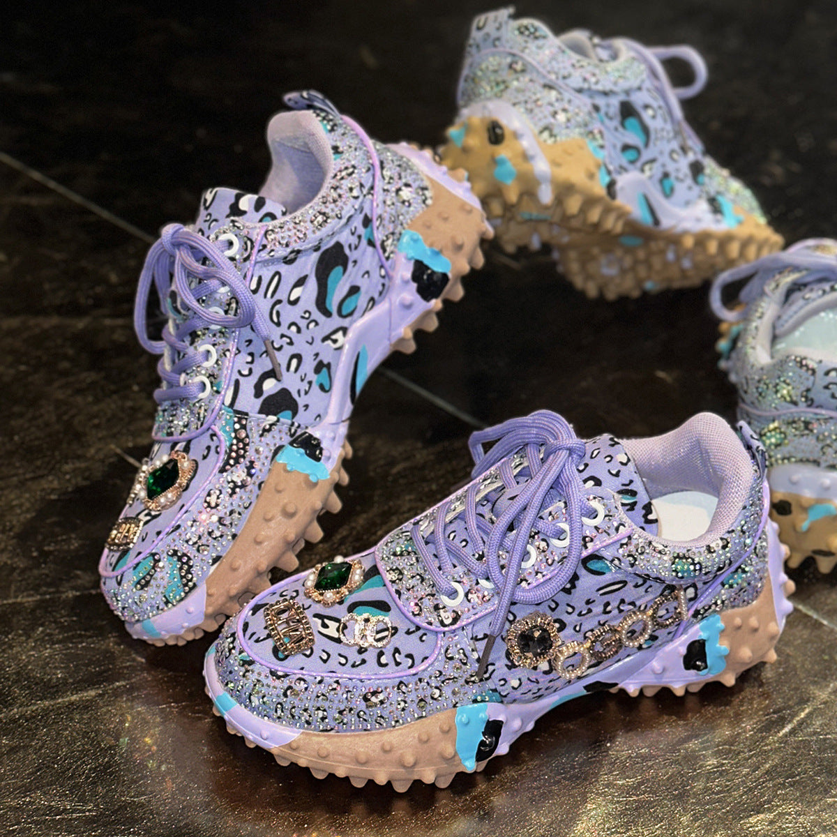 Chaussures Orthopédiques d'Inspiration Vintage